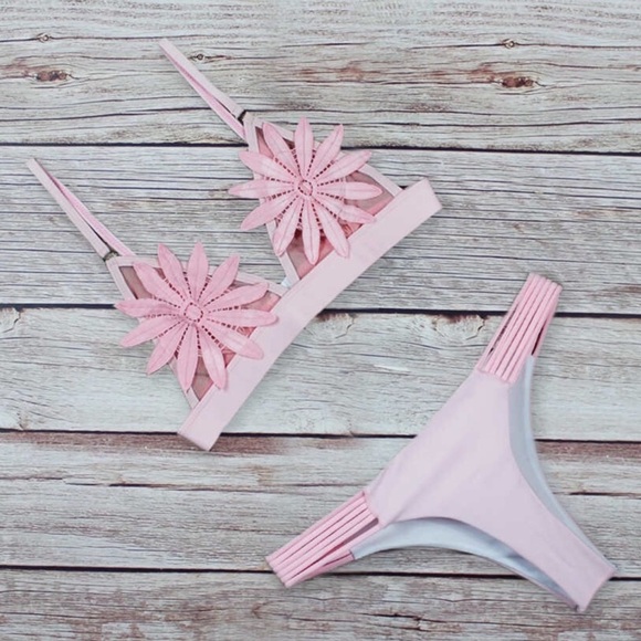 HOT Baby Pink Luxe Bandage Triangle
Strappy Bikini
$59 $168 - Picture 2 of 8